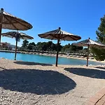 Dream In With Private Garden Апартаменты *