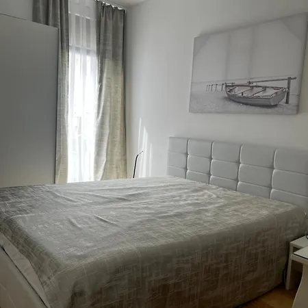 Dream In With Private Garden * Szybenik