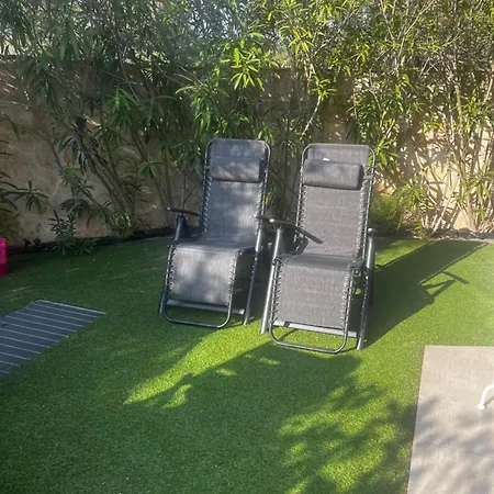 Dream In With Private Garden Апартаменты
